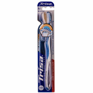 Зубна щітка Trisa Pro Interdental з кришечкою щетина середньої жорсткості